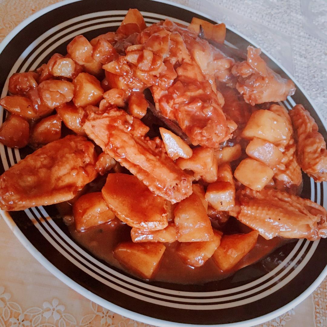 家常版红烧鸡翅土豆