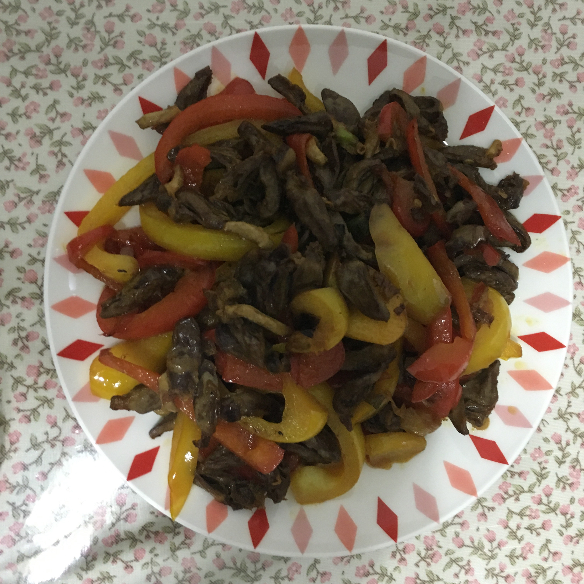 彩椒炒鸡心