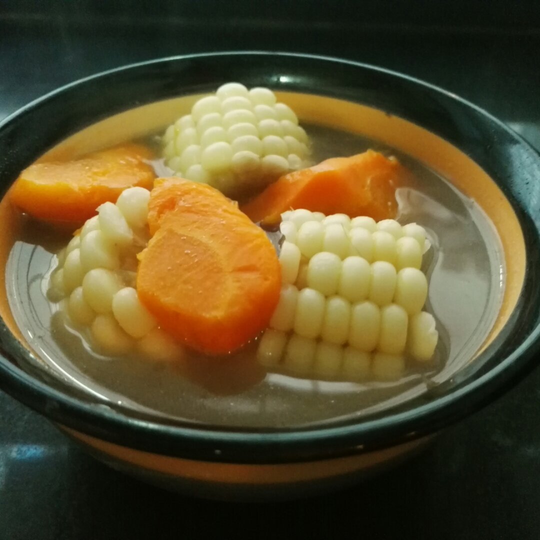 胡萝卜玉米大骨汤