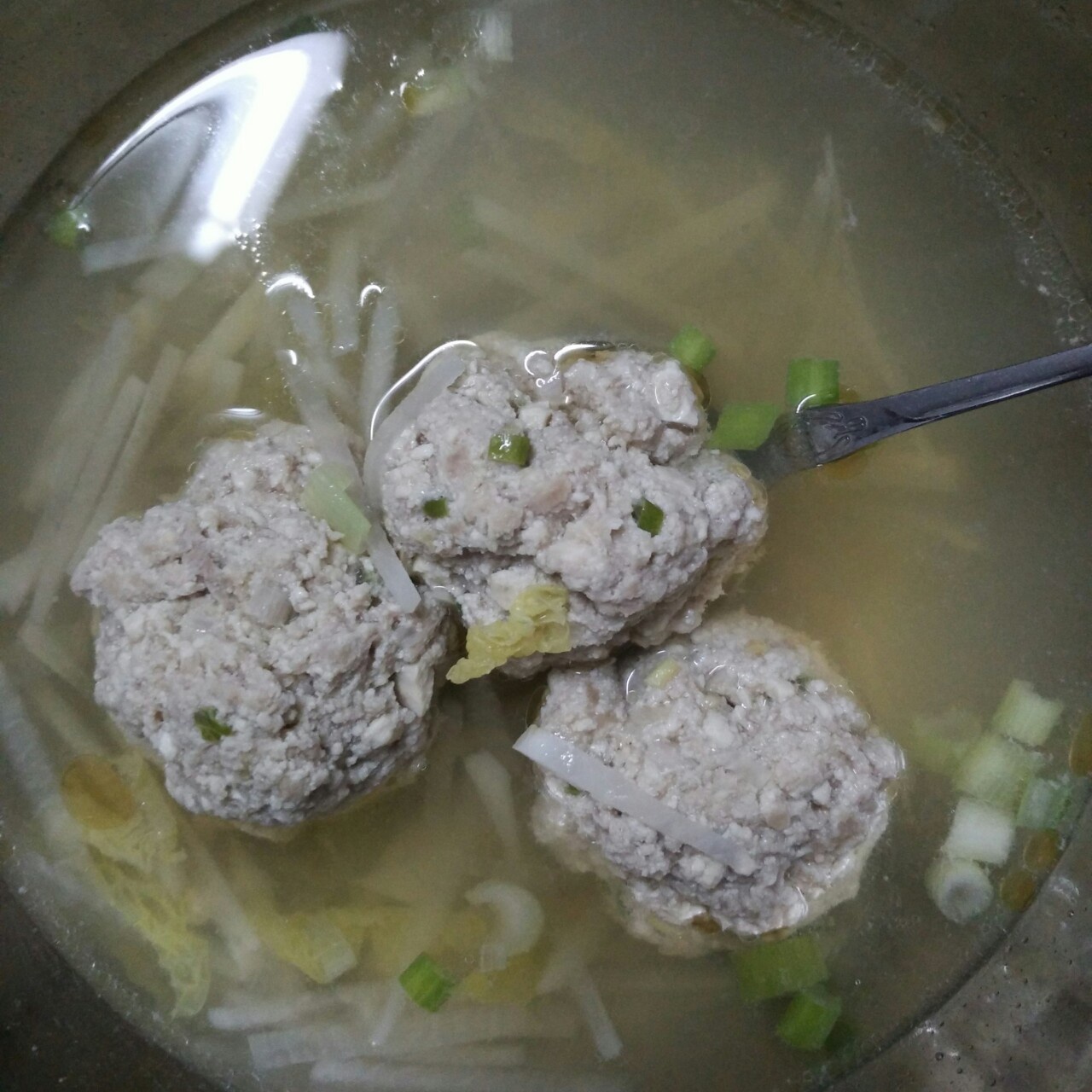 【10分钟系列】白萝卜豆腐圆子汤