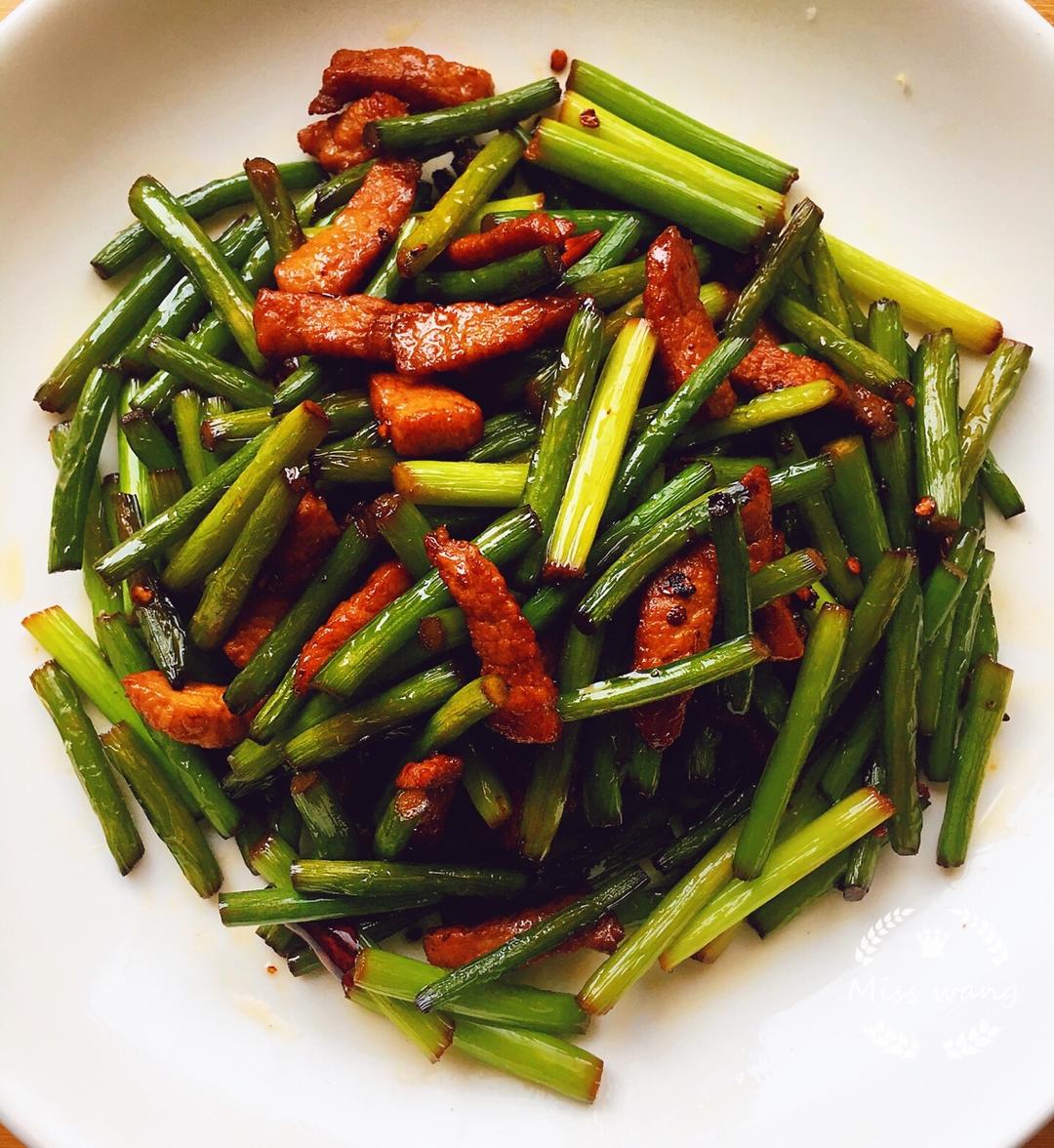 家常蒜苔炒肉