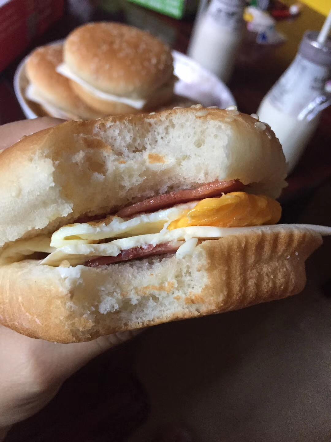 培根芝士蛋汉堡