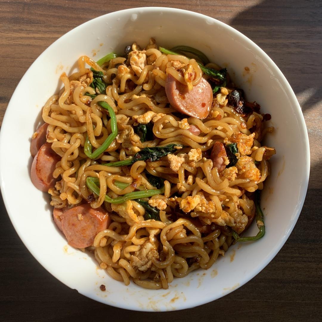 🍜泡面神仙吃法❗️巨销魂的鸡蛋火腿炒泡面