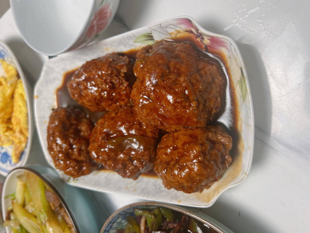 炒鸡简单下饭的四喜丸子