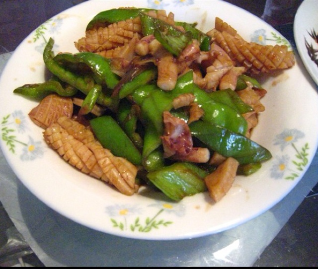 鱿鱼须炒青椒
