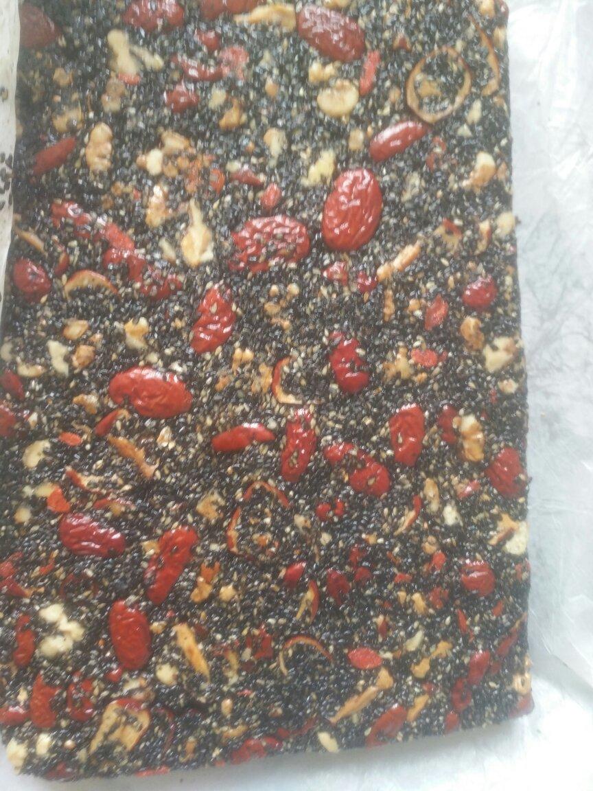 黑芝麻红枣核桃糕