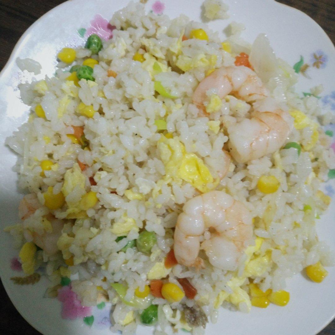 虾仁炒饭