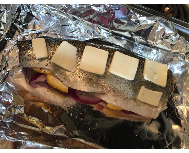 烤虹鳟鱼的做法