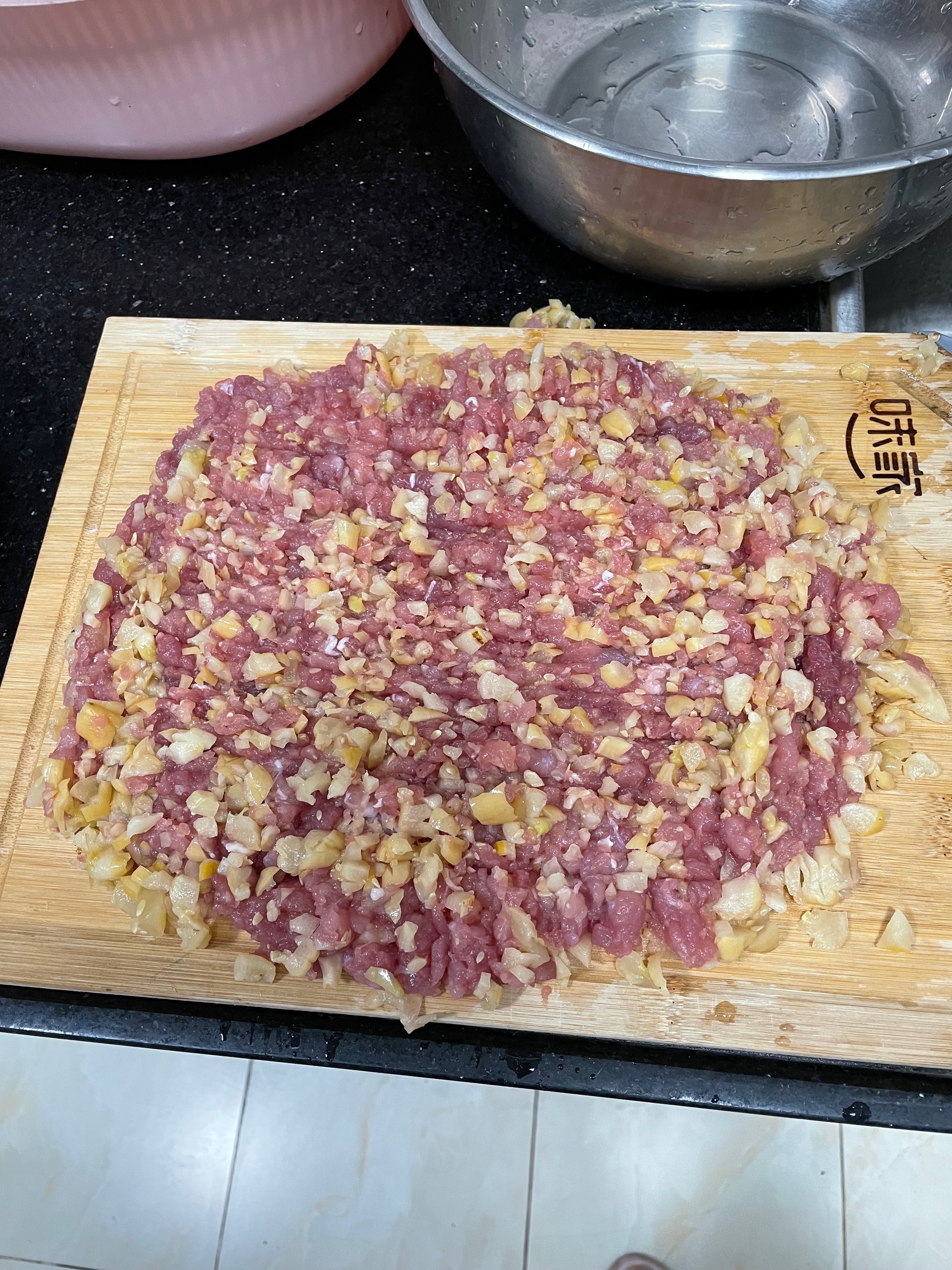 咸瓜剁肉饼的做法 步骤4
