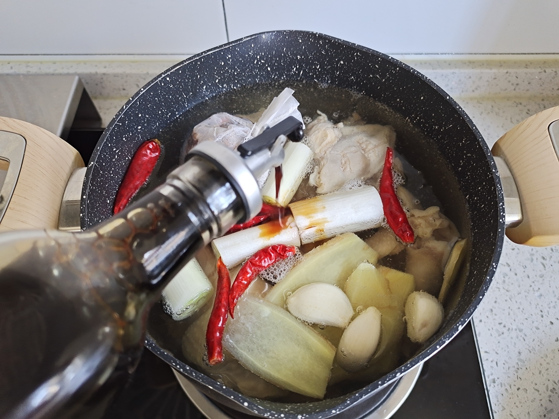 卤煮（鸡翅 鸡爪 鸡腿 鸡脖）的做法 步骤5