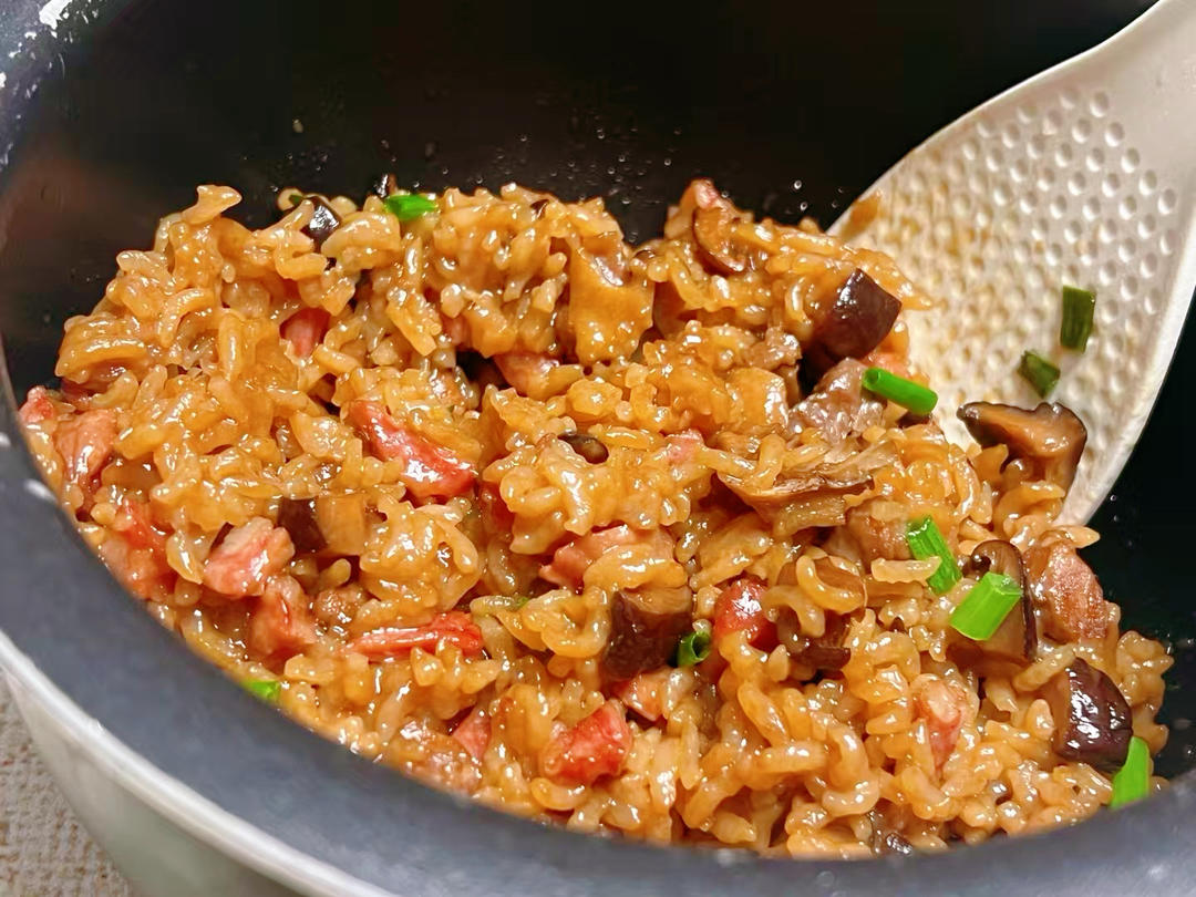 腊肠煲仔饭（电饭锅版）