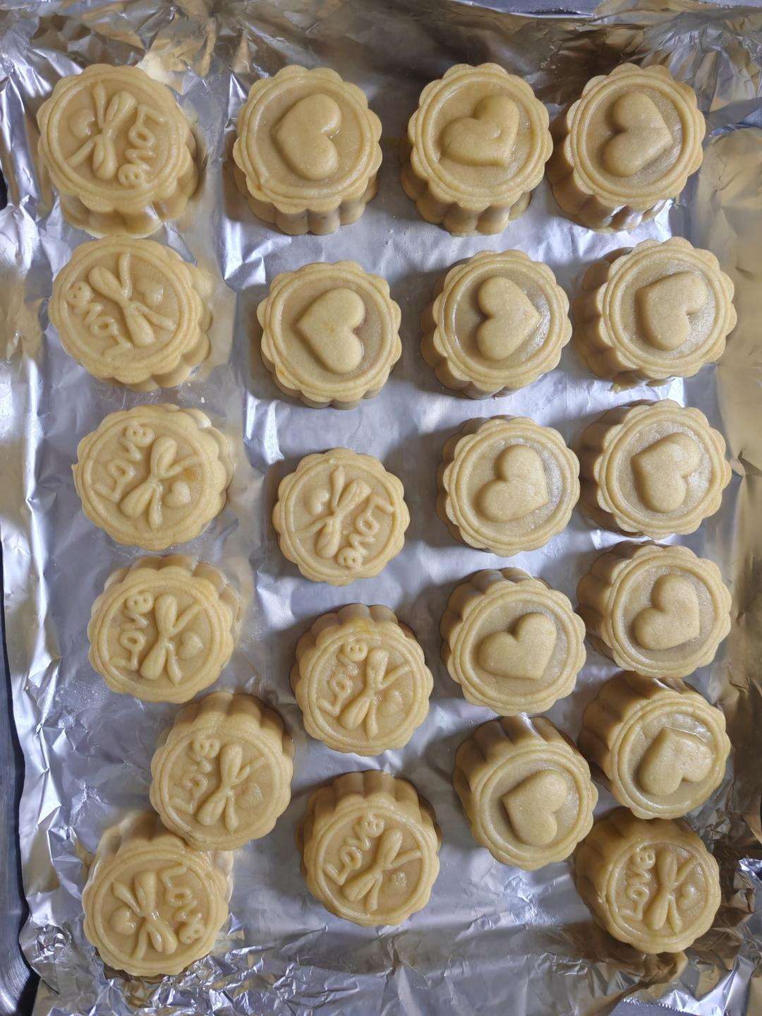 广式月饼—蛋黄莲蓉月饼