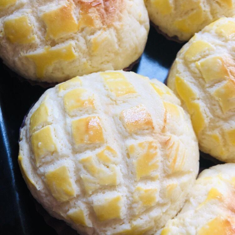 好吃到炸裂的港式菠萝包（附带制作酥皮的小视频）