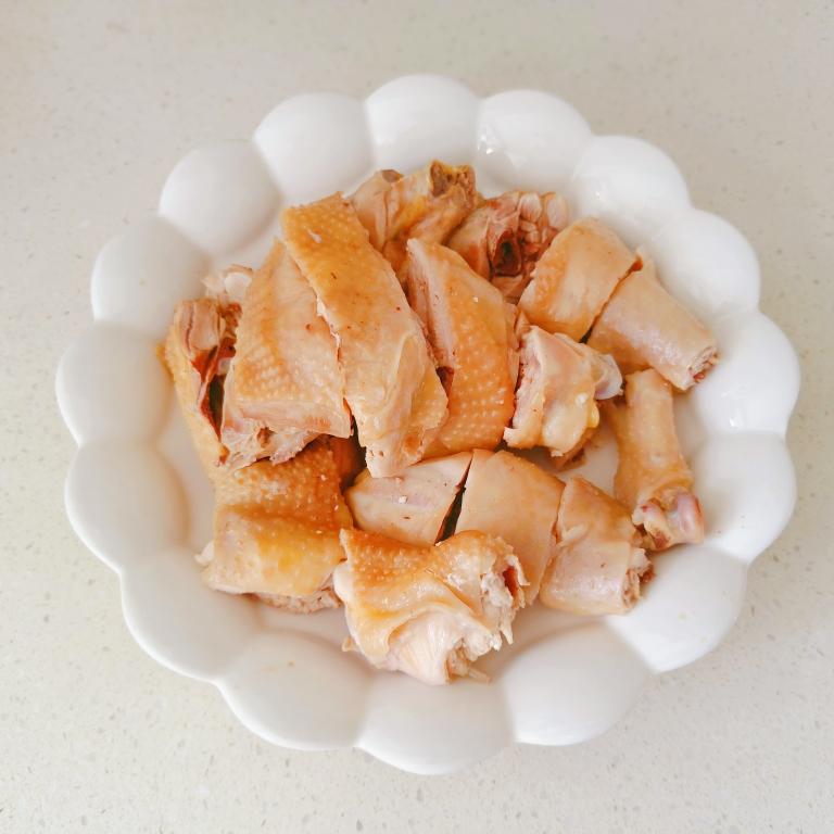 高压锅白切鸡              （家常菜系列）