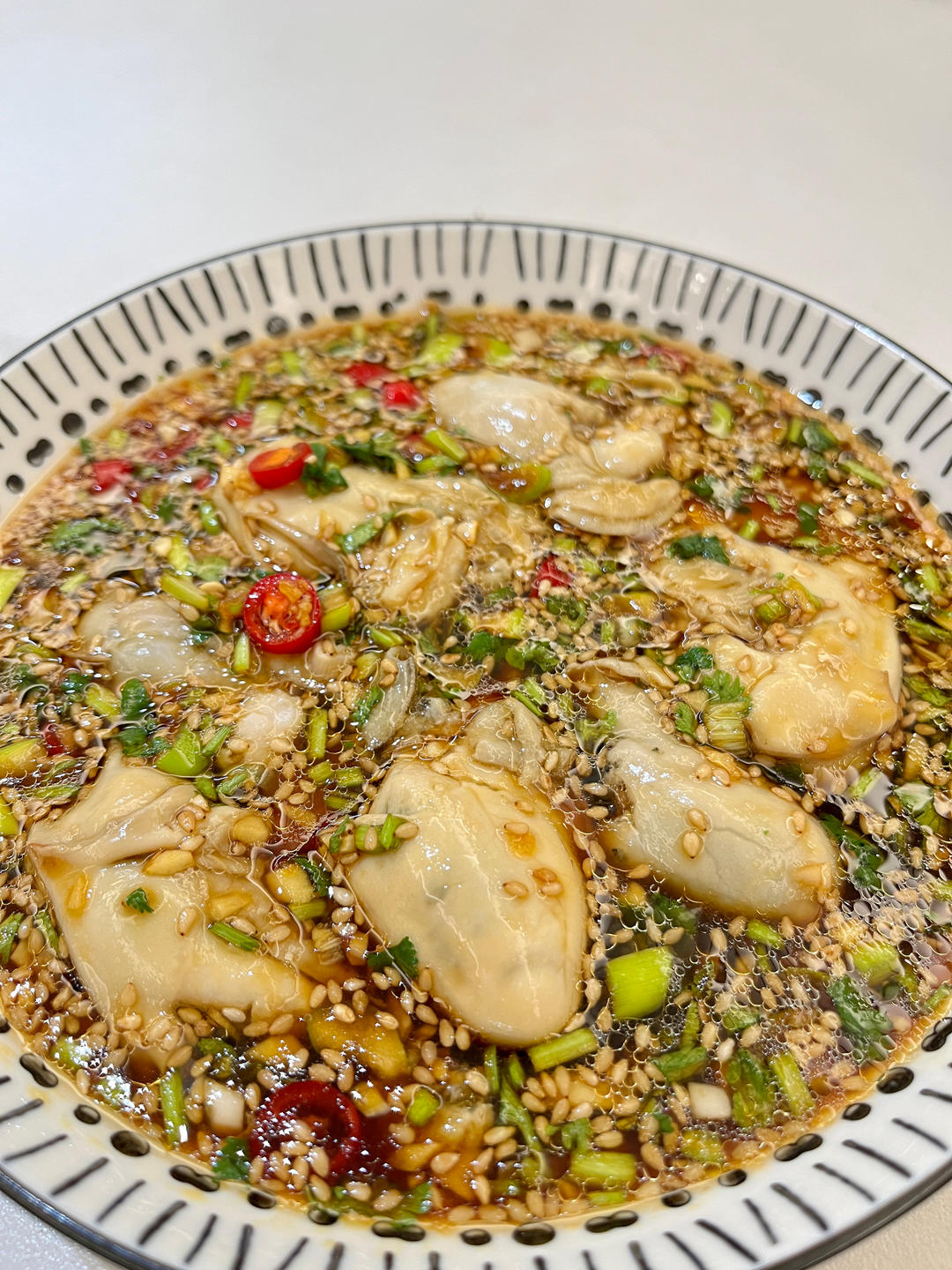 你一定要试试的捞汁生蚝，比蒜蓉烤生蚝好吃太多了