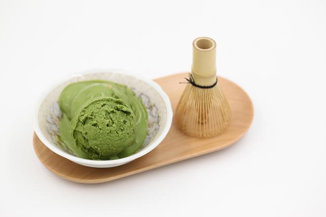 【冰淇淋機大實驗!!!】抹茶雪糕的做法
