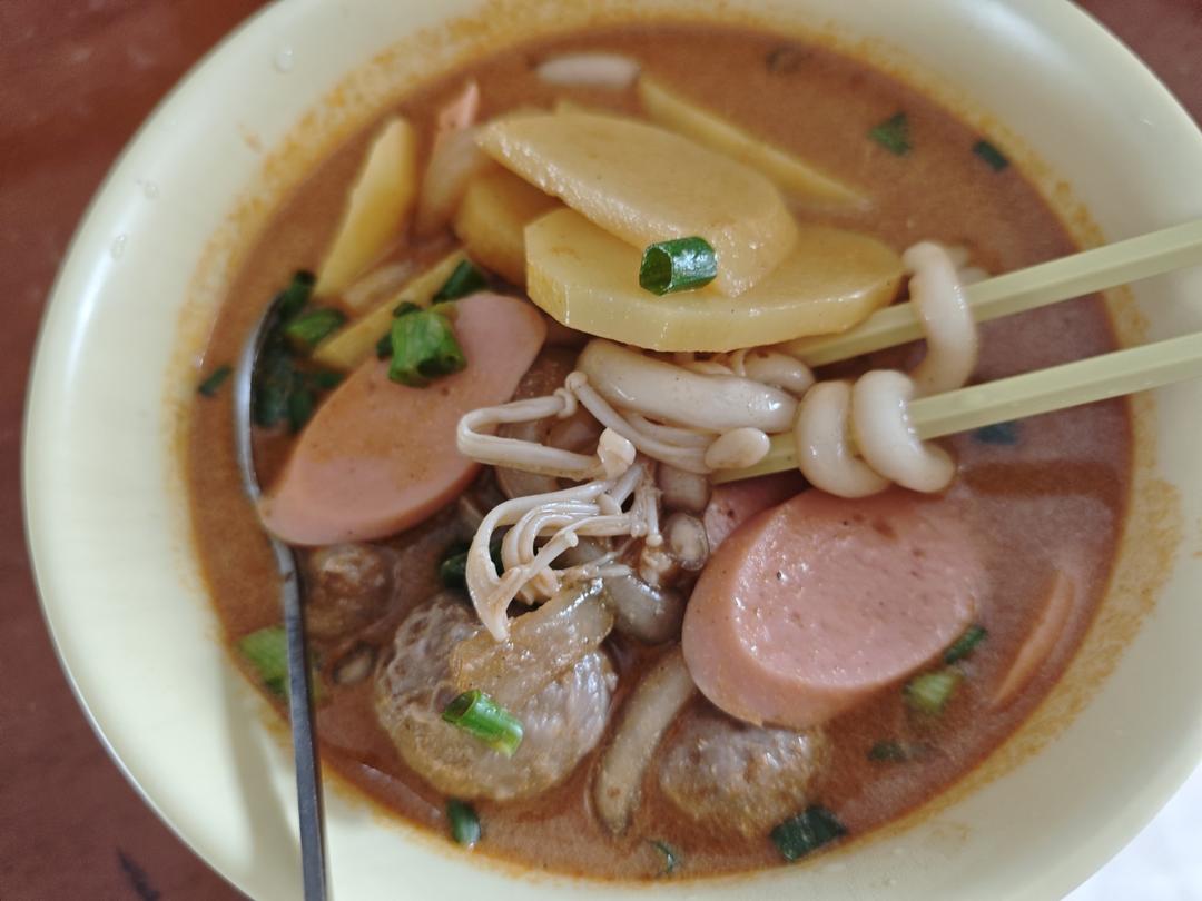 好吃到汤都喝光的「麻辣土豆粉」