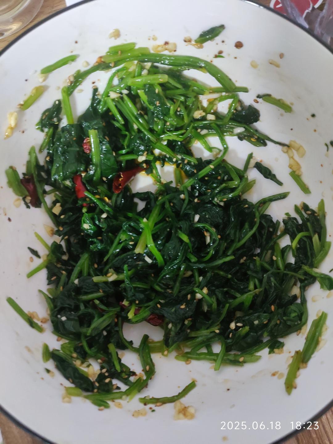 凉拌菠菜花生米🥜