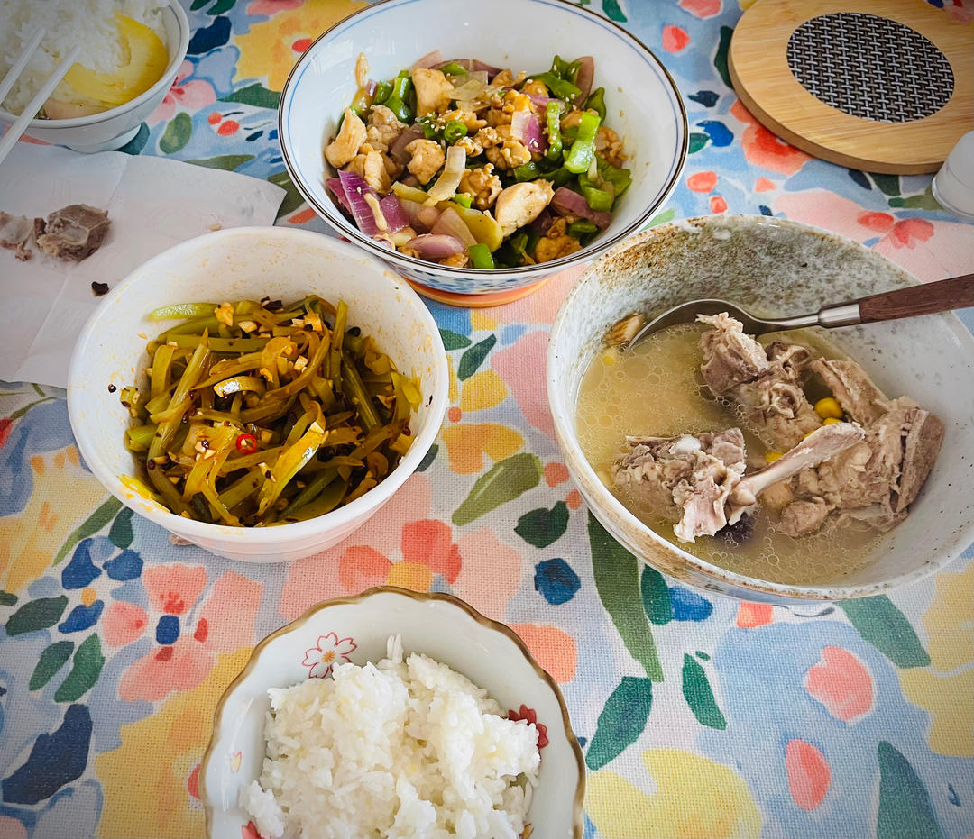 嫩而不材的青椒炒鸡胸肉