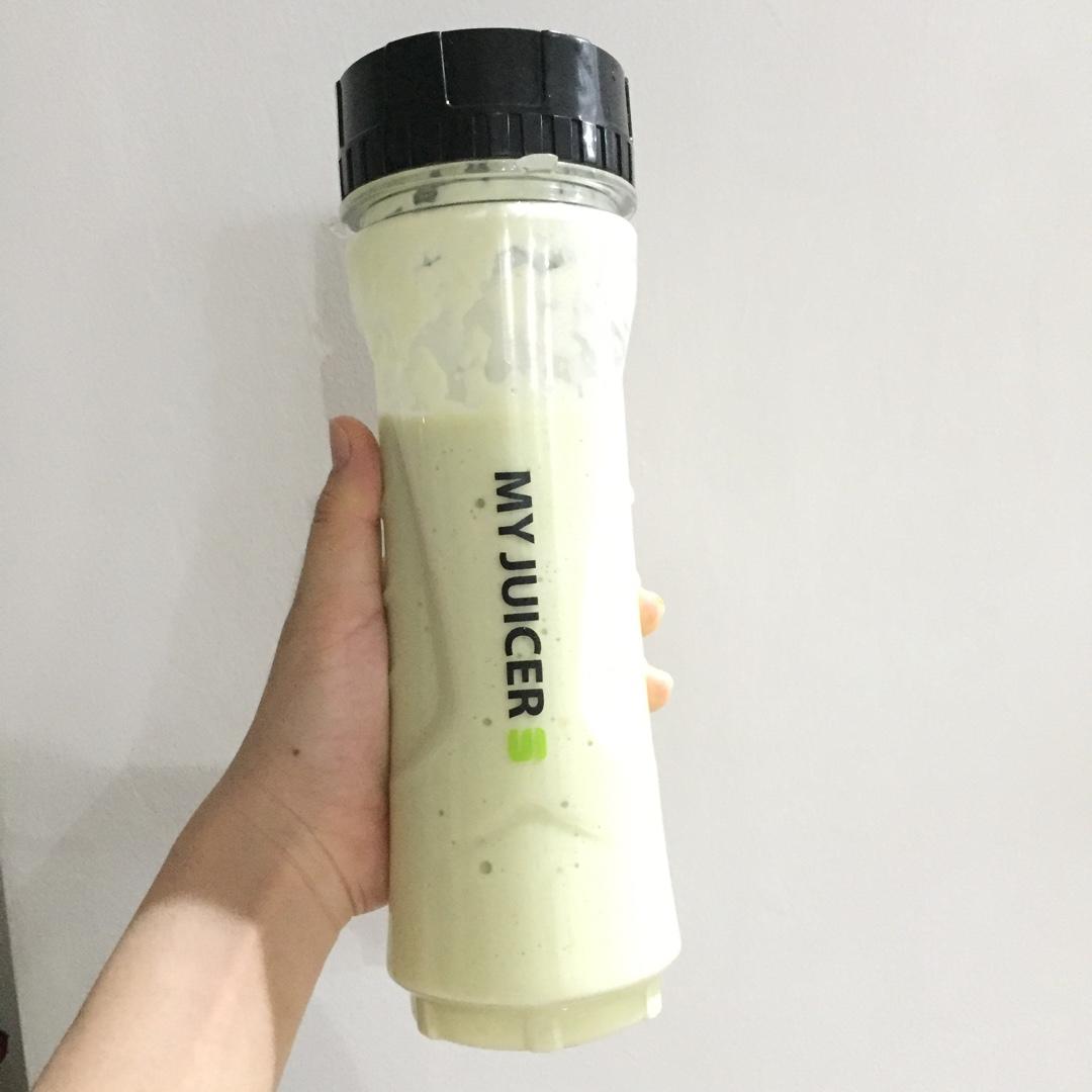 香蕉片牛油果汁