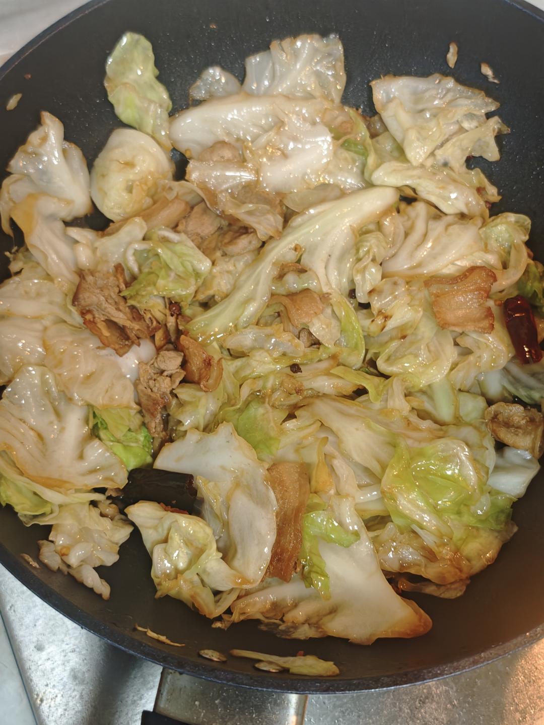 厨师长教你：“手撕包菜”的家常做法,简单又不失美味