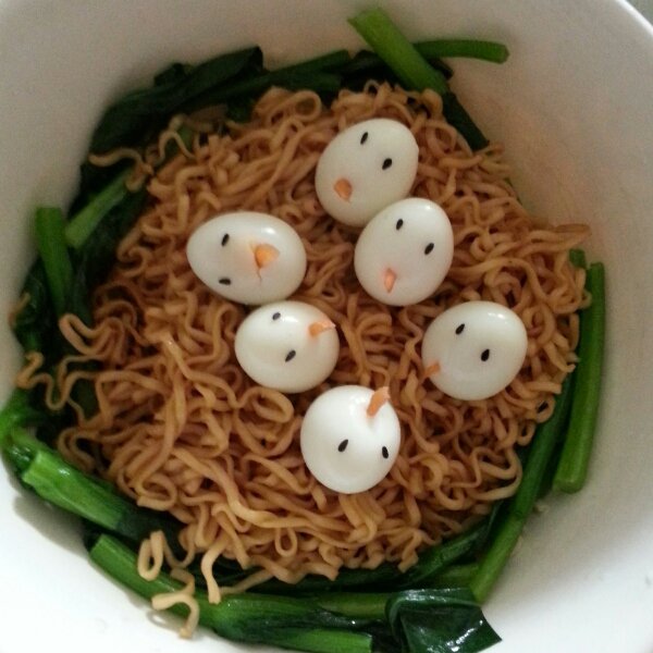 饥饿的小鸟面条