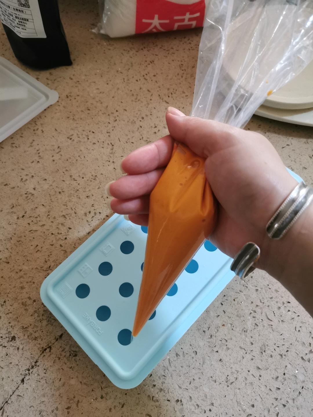 💃奶黄流心月饼——这是可以让你坐稳朋友圈厨霸位置的月饼🥮，没人点赞算我输👎