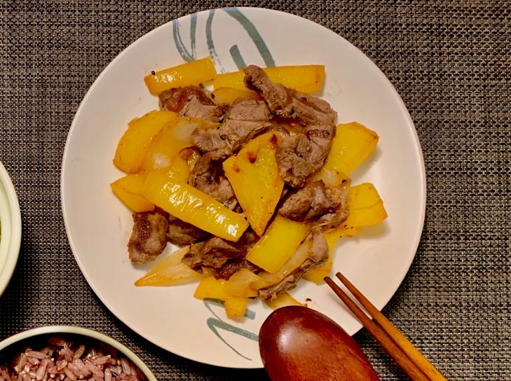 孜然牛肉炒青椒