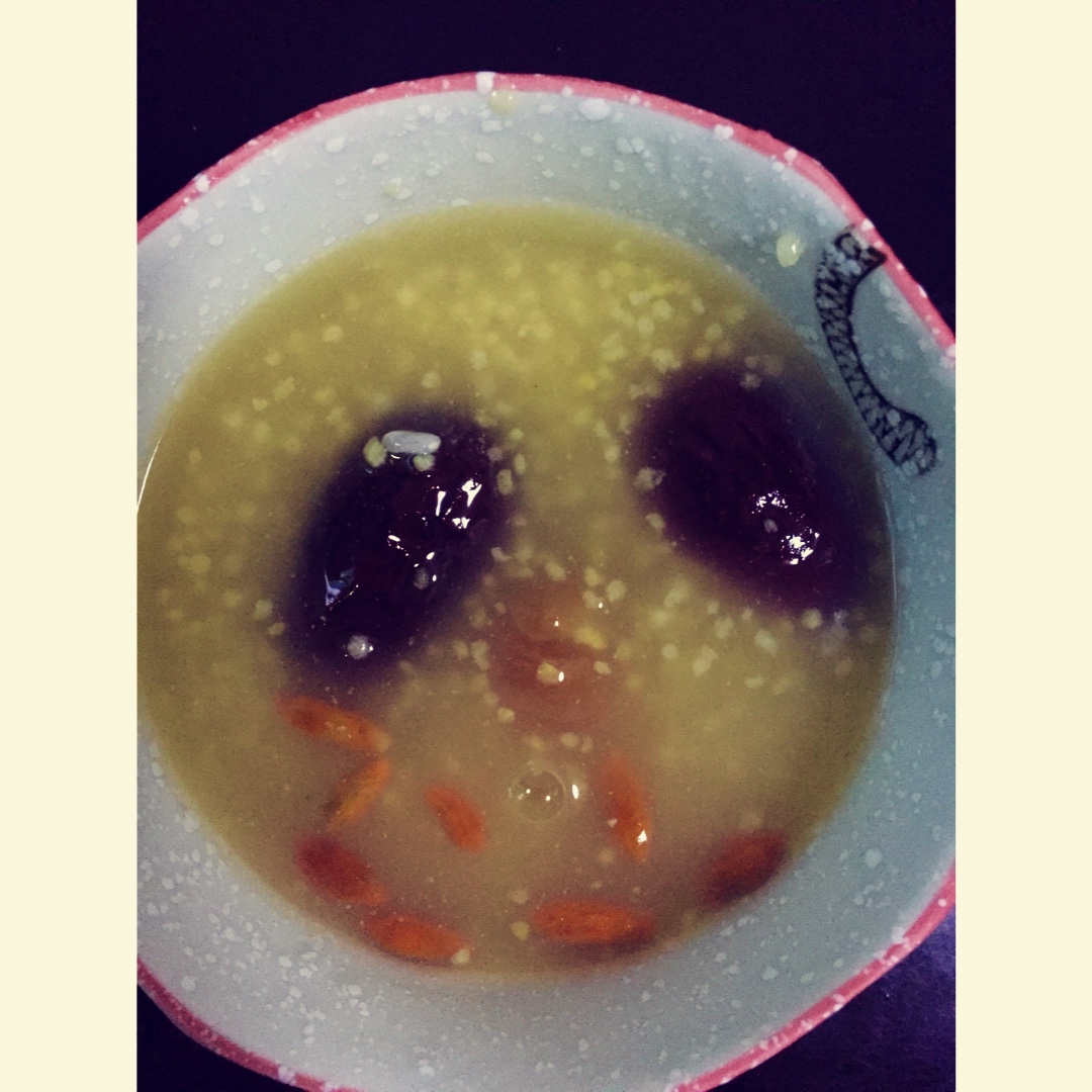 安神养胃的小米枸杞粥