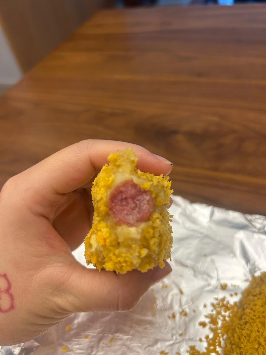 手抓饼版芝士拉丝热狗棒