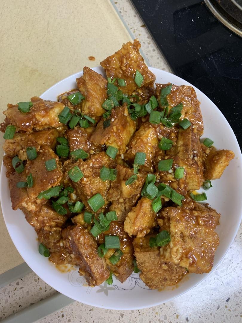铁板烧烤风味的香辣煎豆腐