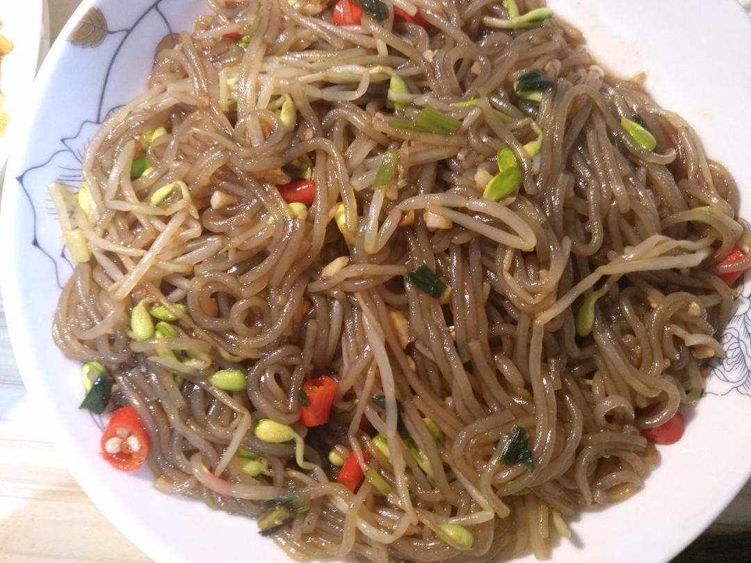 黄豆芽炒粉条