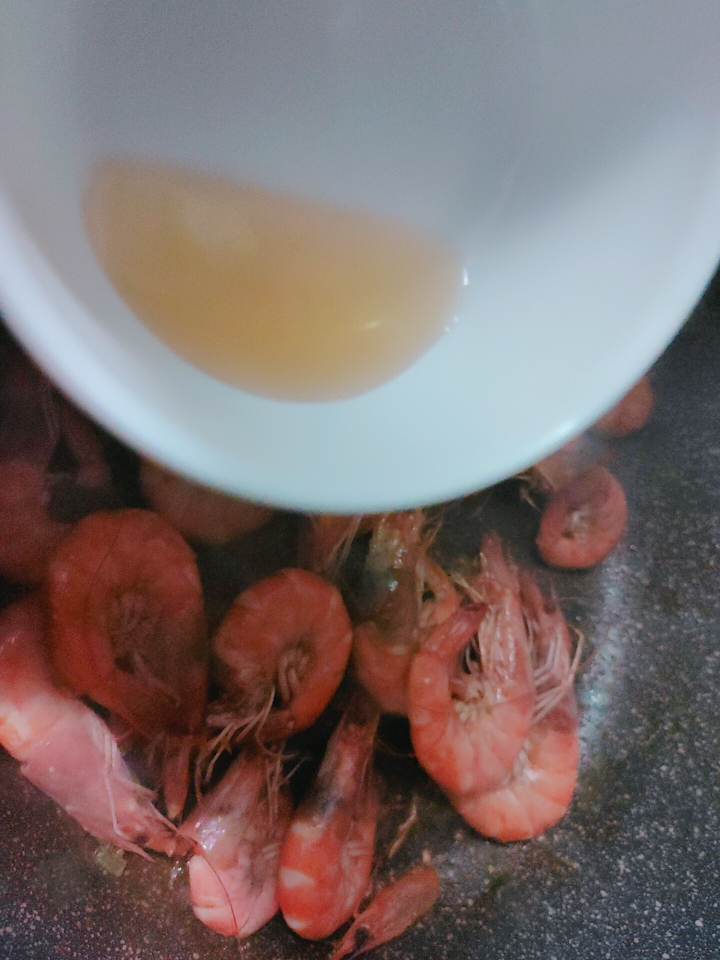 萝卜丝炖大虾的做法 步骤6
