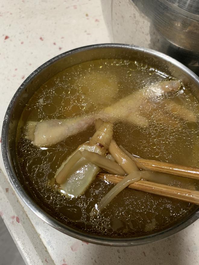 海底椰螺片烧鸡汤的做法