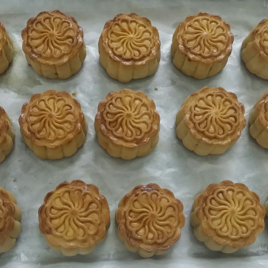 广式月饼—蛋黄莲蓉月饼
