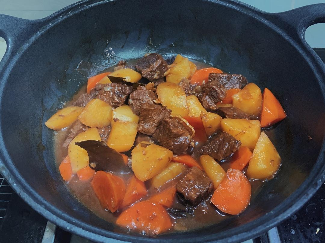 土豆焖牛腩