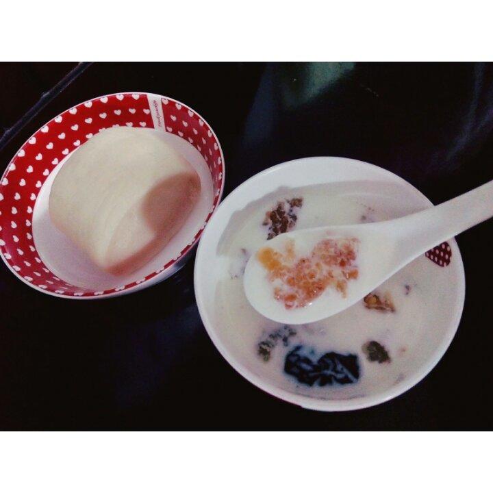 {何故居｝桃胶奶