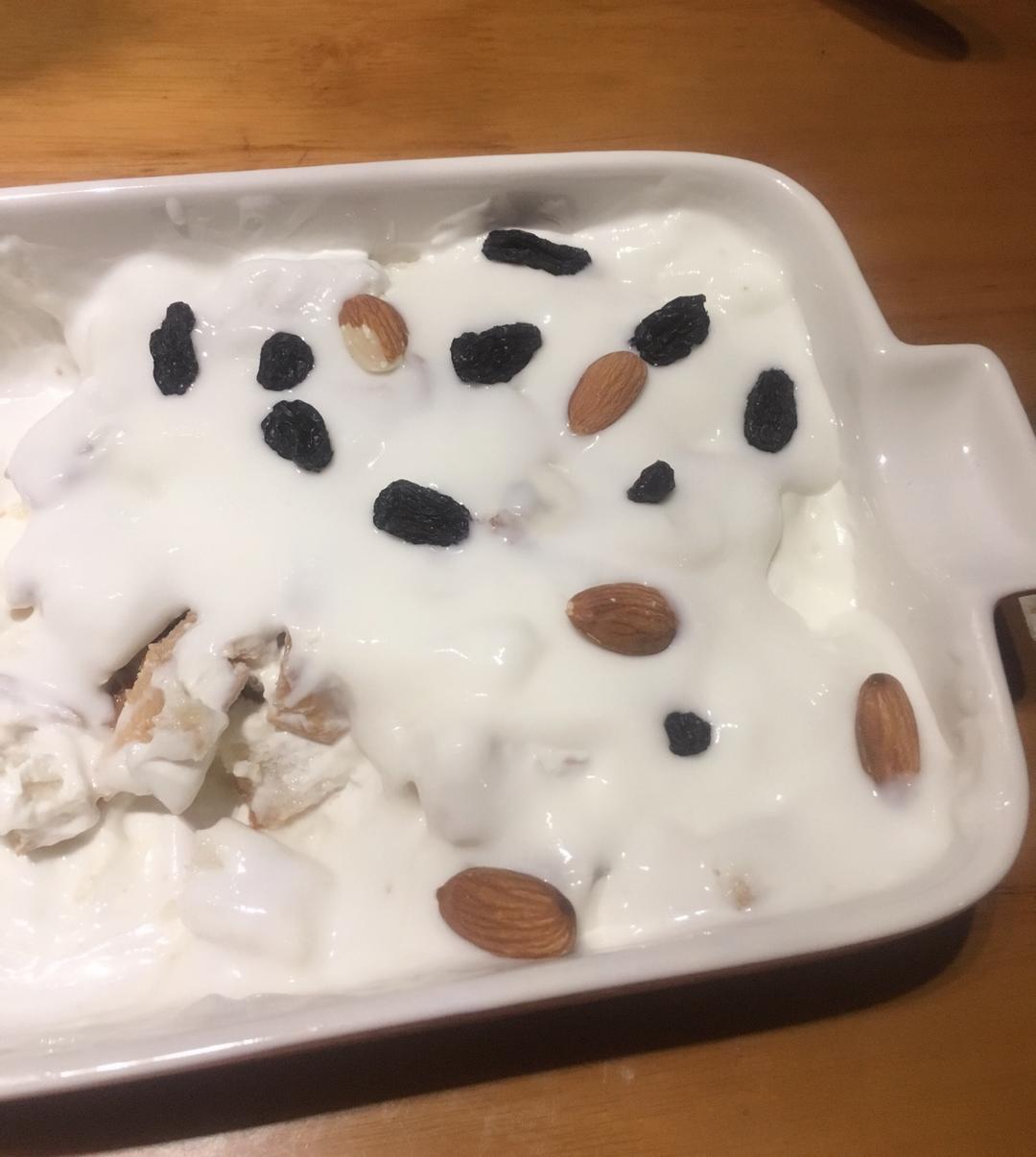 隔夜酸奶吐司布丁