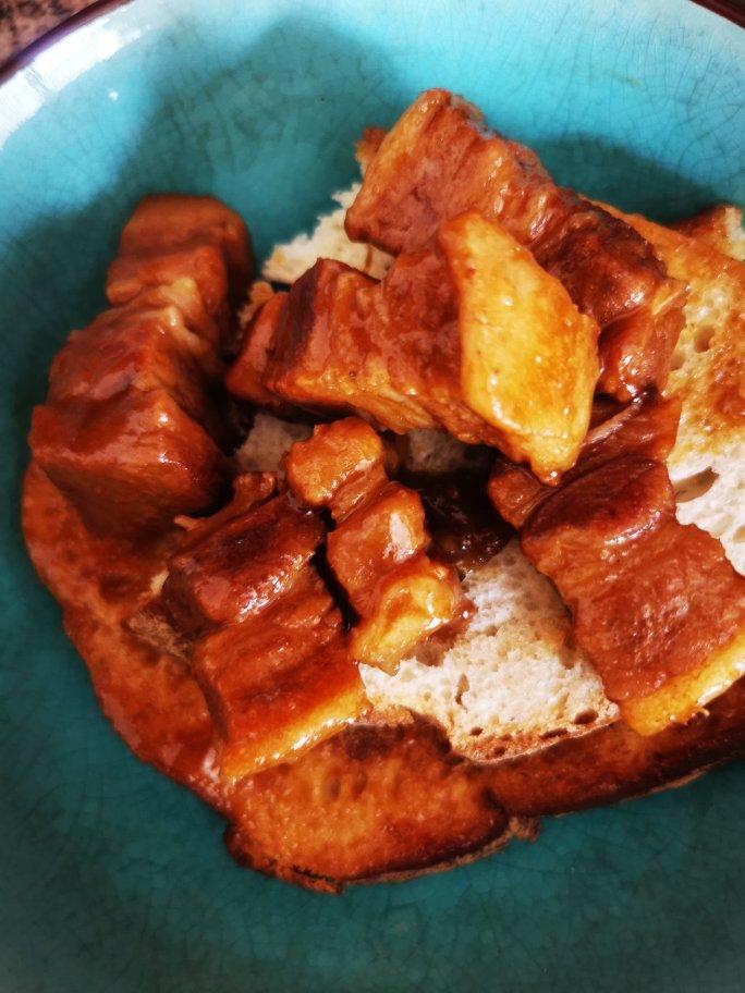 新手易做！好吃到舔盘的红烧肉香糯不腻