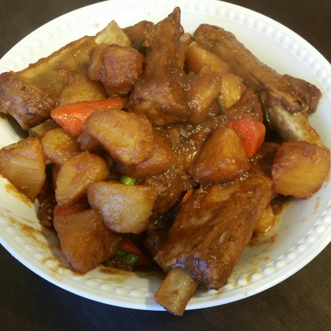 胡萝卜土豆炖排骨