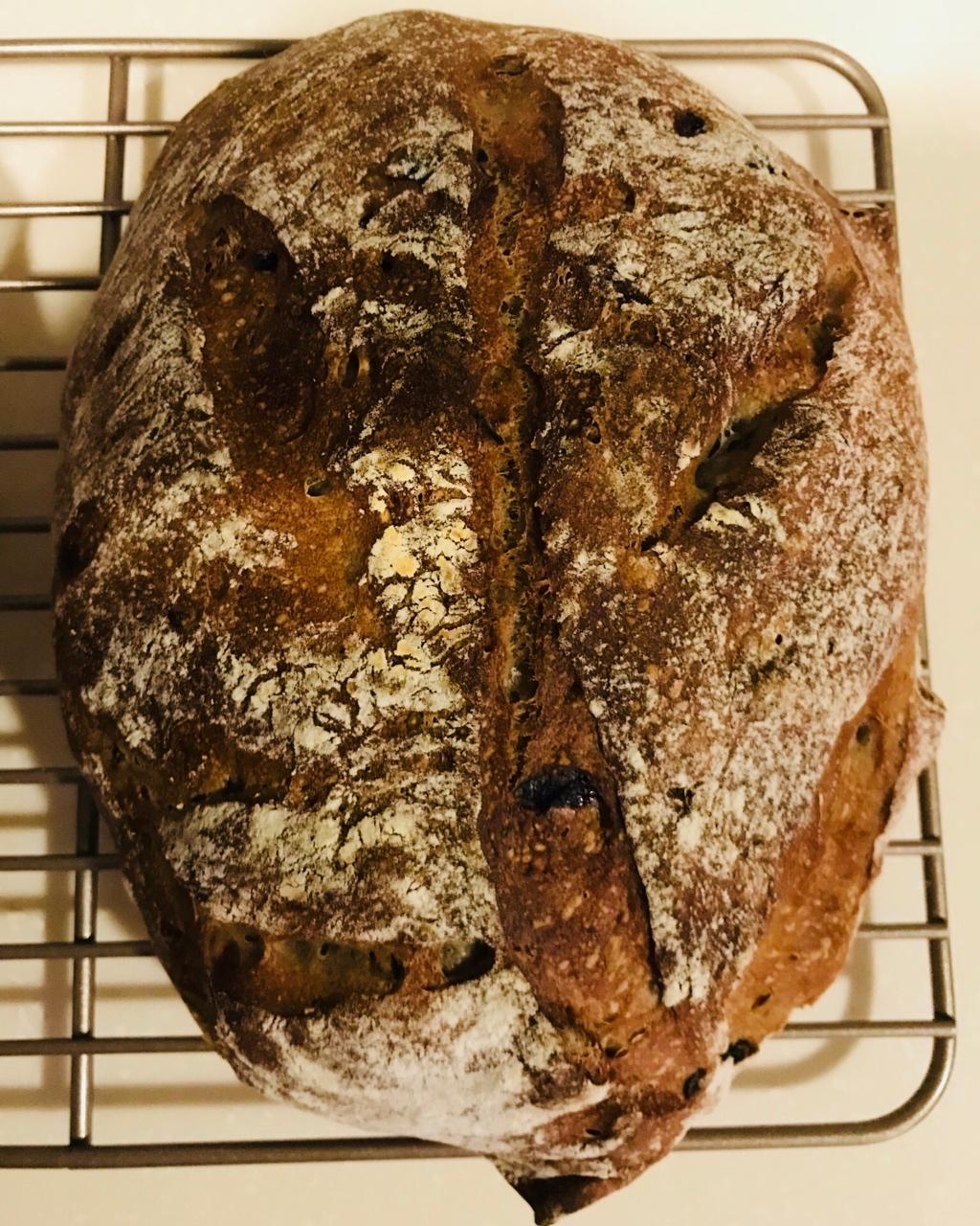 脆皮干果欧包（乡村硬欧）~铸铁锅和烘焙石板两种版本