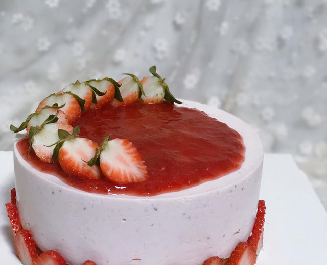 草莓酸奶慕斯蛋糕🍓🎂的做法