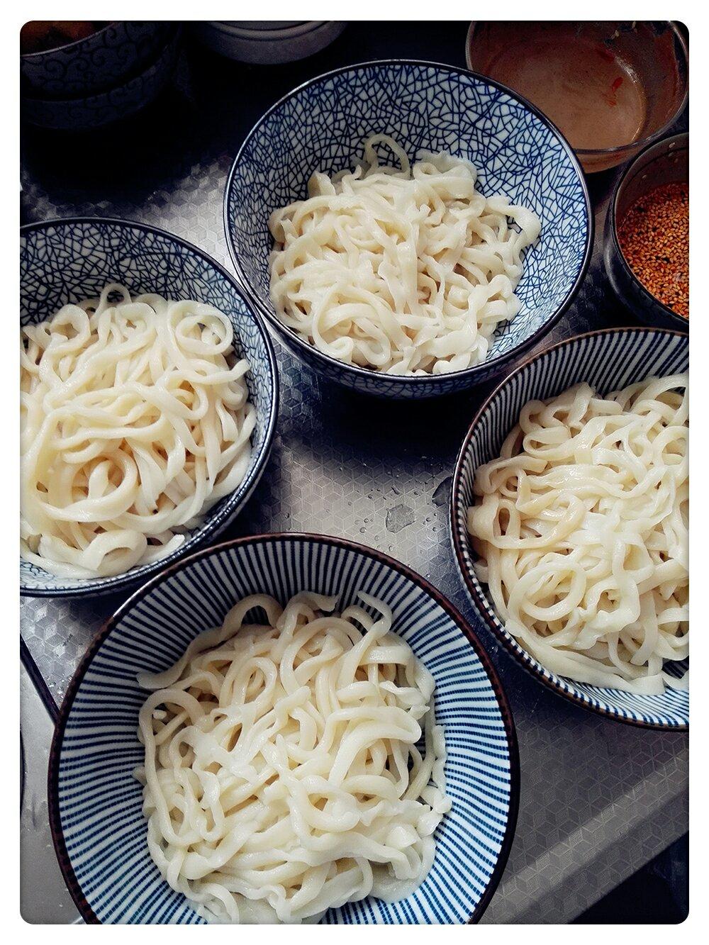 【椒麻鸡丝凉面】