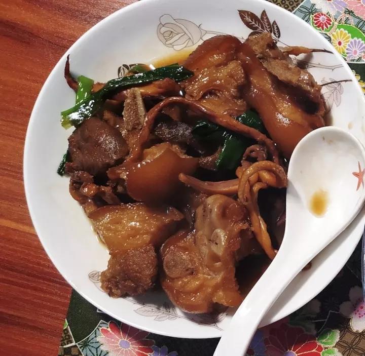 电饭锅卤猪蹄