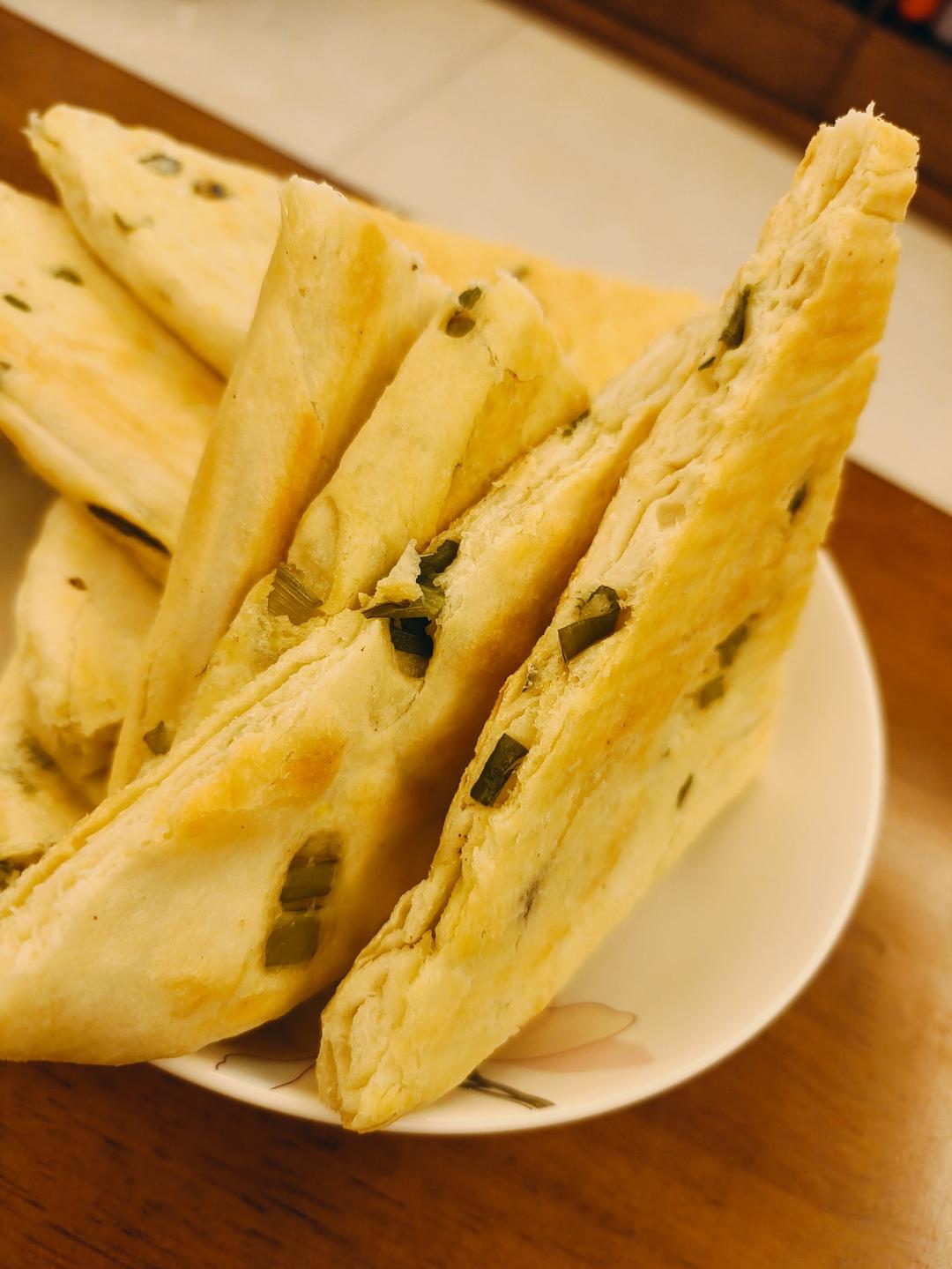 半发面家常葱油饼 凉了不硬 做法简单 附细节视频详解