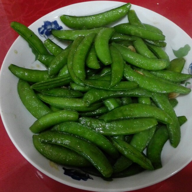 腊肠炒荷兰豆