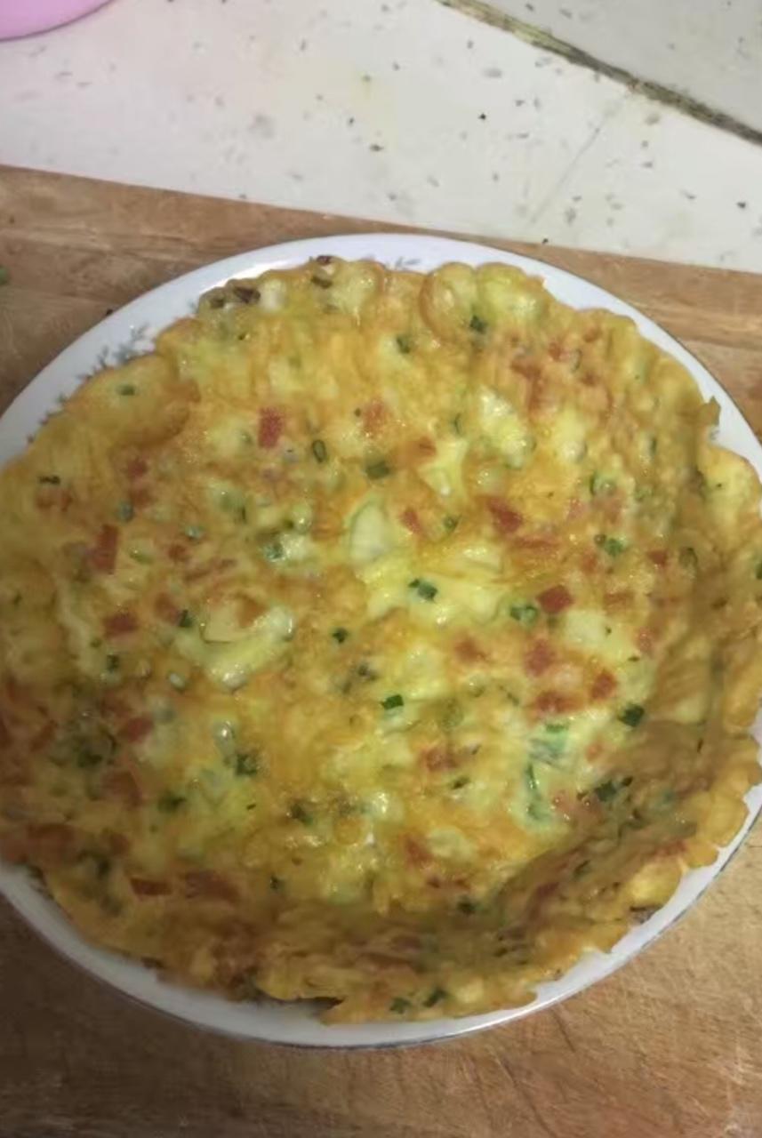 火腿肠葱花鸡蛋饼