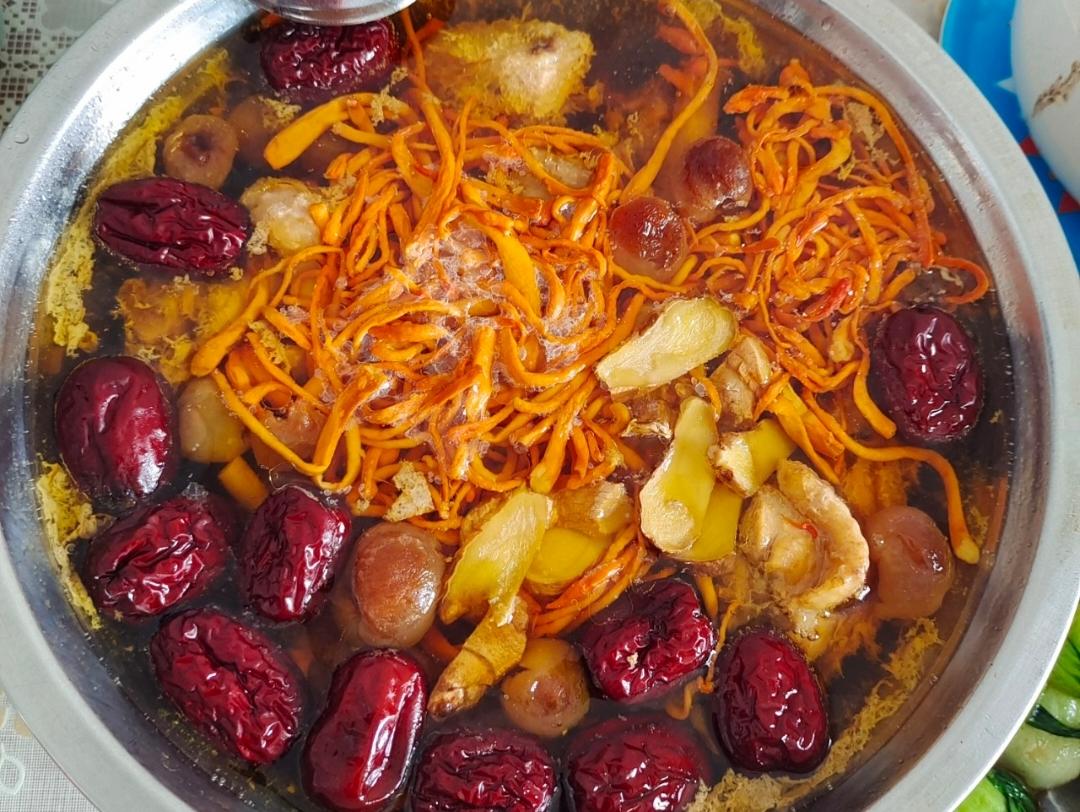 虫草花煲鸡汤