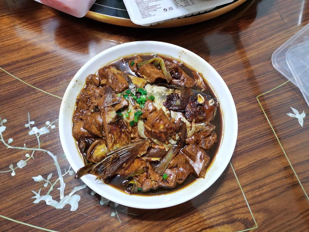 熬夜滋补｜鱼头豆腐煲