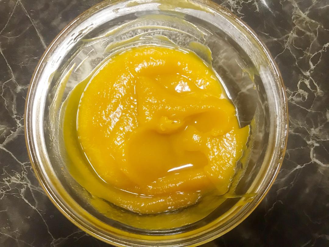 南瓜乳酪夹心面包（面包机揉手套膜）的做法 步骤1